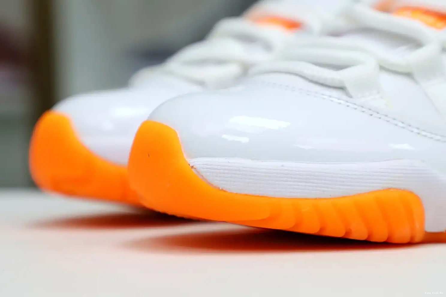 WMNS CITRUS' LOW 11 RETRO 'BRIGHT AIR Kimikick JORDAN 0712
